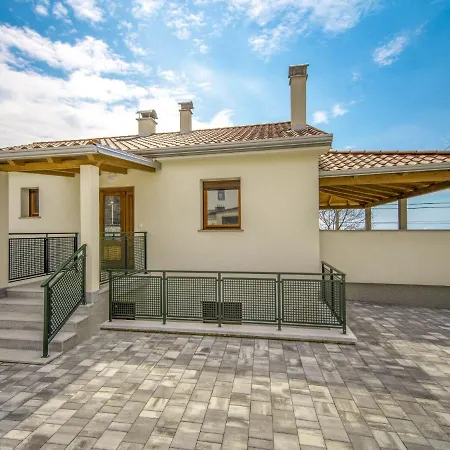 Сasa de vacaciones Nola By Interhome